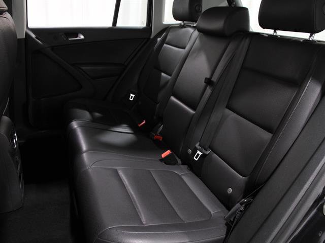 Used 2017 Volkswagen Tiguan S image 18