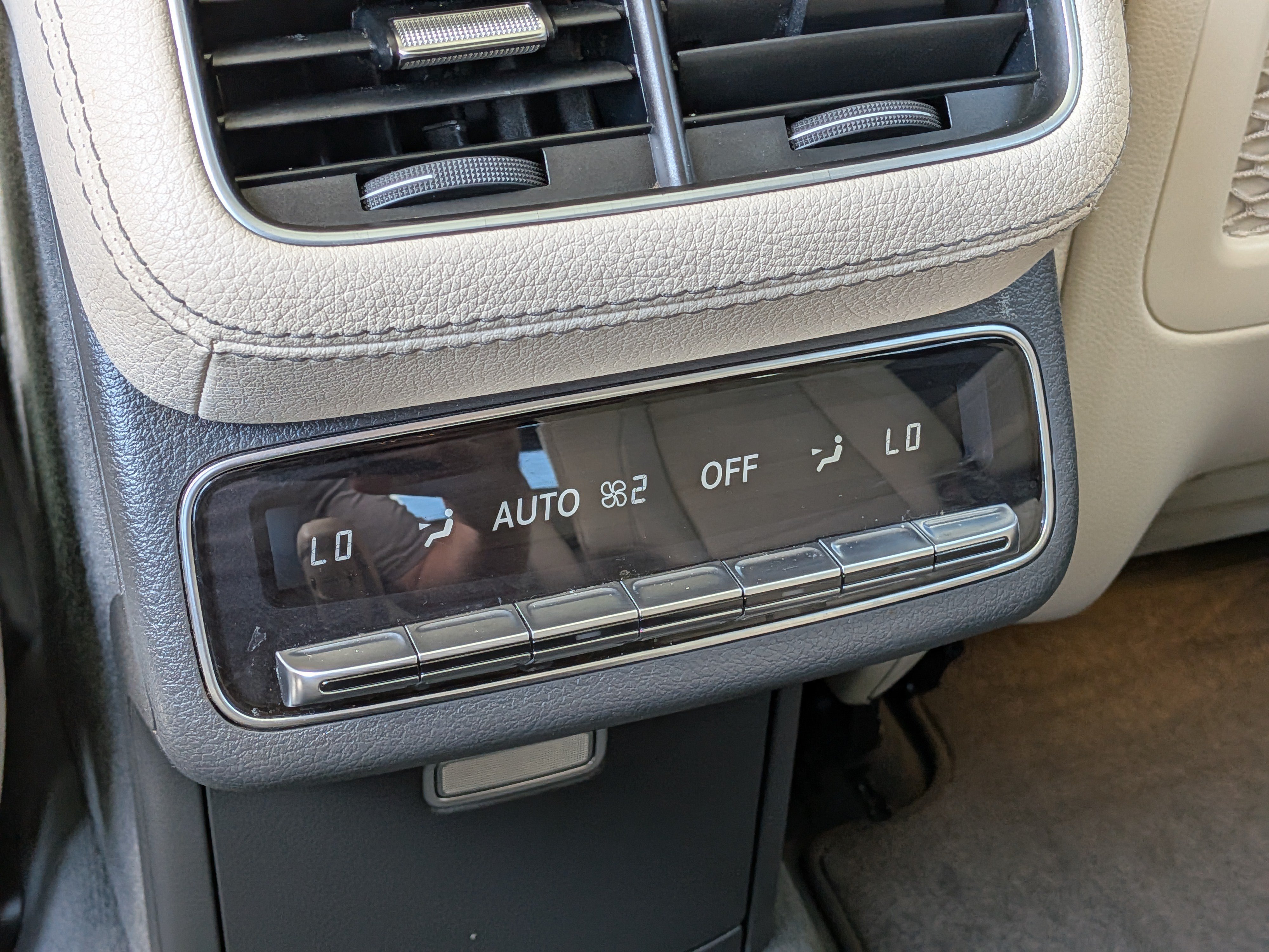 Used 2020 Mercedes-Benz GLS 450 4MATIC w/ Convenience Package image 17
