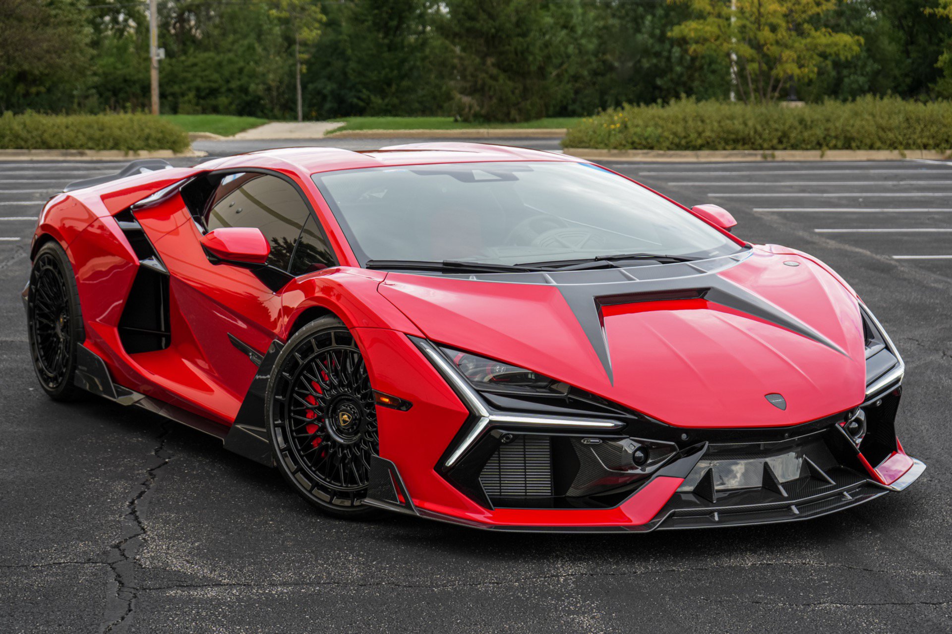 Used 2025 Lamborghini Revuelto AWD/4WD image 2