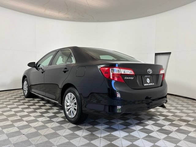 Used 2012 Toyota Camry LE FWD image 5