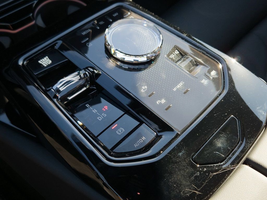 New 2026 BMW 530i xDrive w/ Executive Package image 12