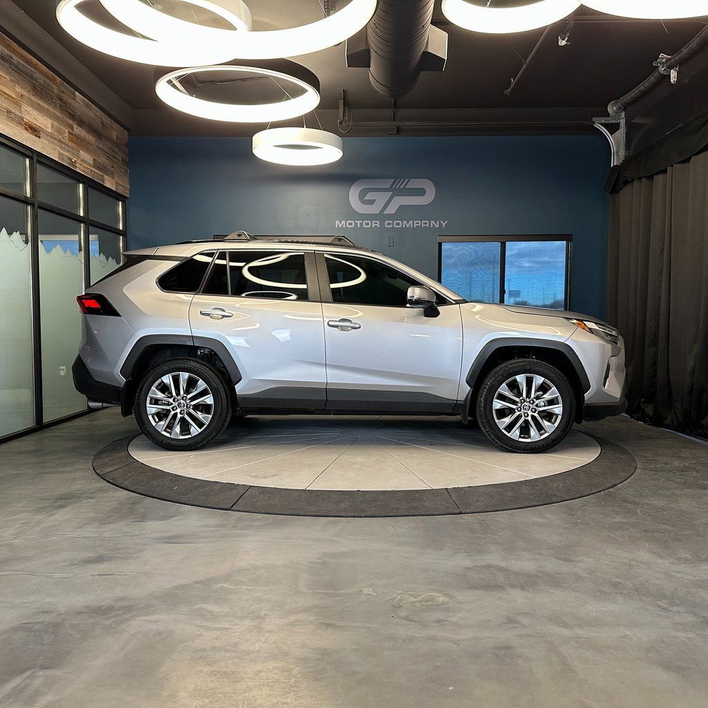 Used 2023 Toyota RAV4 XLE Premium image 2
