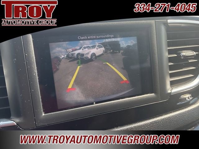 Used 2018 Chrysler Pacifica Touring-L image 39