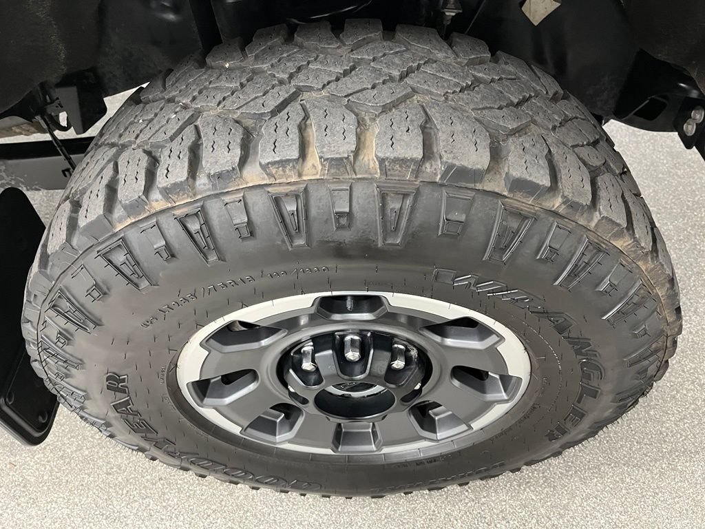 Used 2024 Ford F350 Platinum w/ Tremor Off-Road Package AWD/4WD image 18