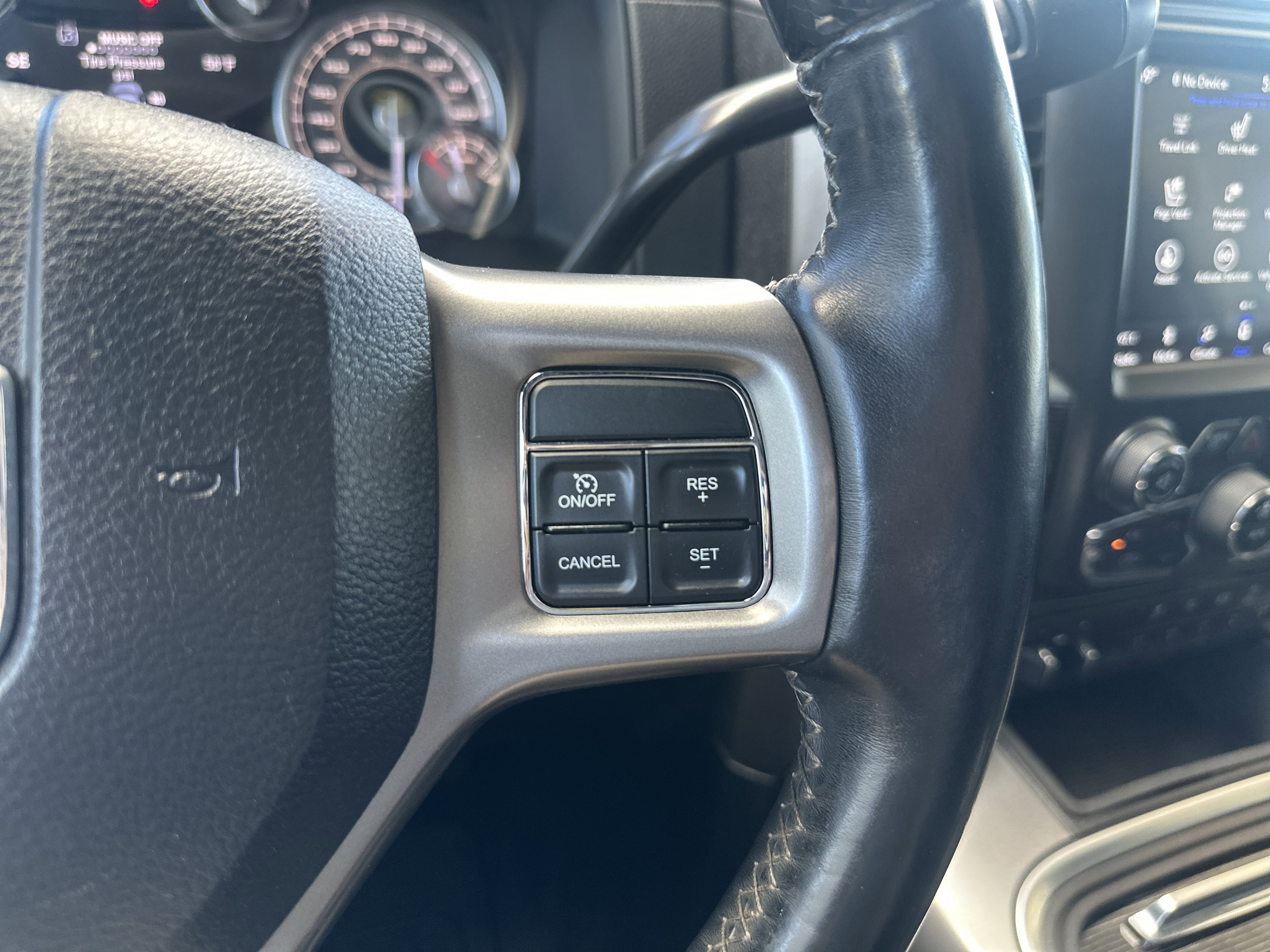 Used 2018 RAM 3500 Laramie Longhorn image 29