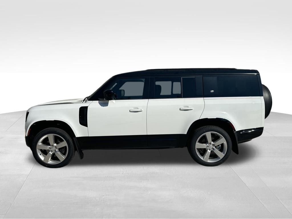 New 2024 Land Rover Defender 130 X-Dynamic SE image 4