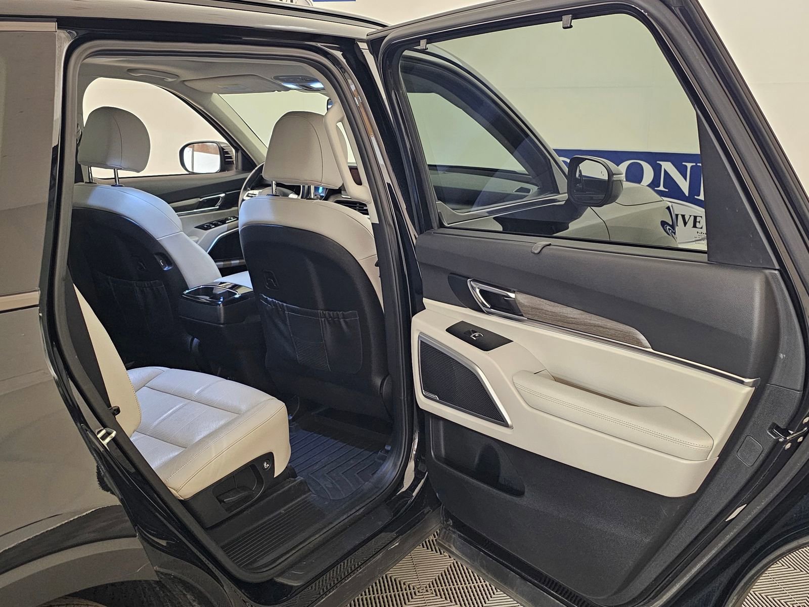 Used 2022 Kia Telluride EX w/ EX Premium Package image 37