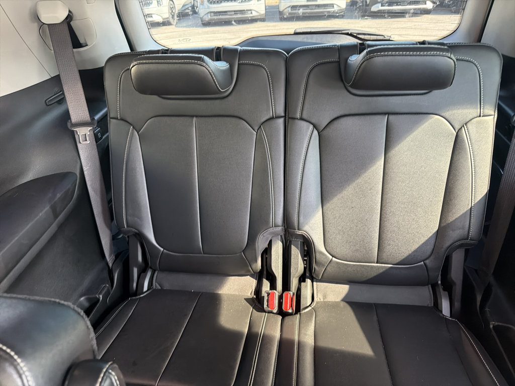 Used 2022 Jeep Grand Cherokee L Limited AWD/4WD image 9