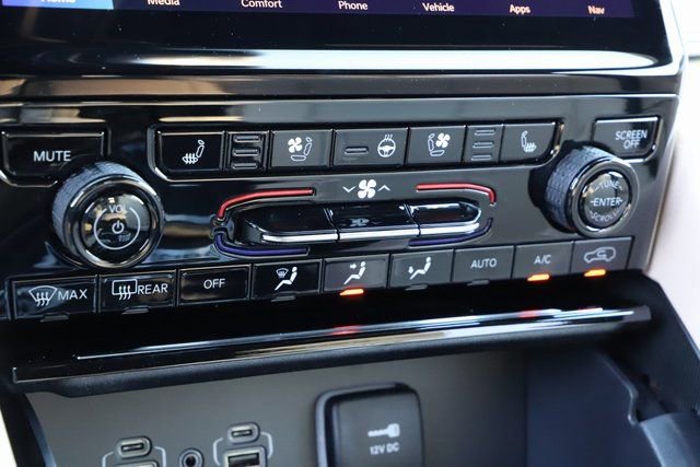 New 2025 Jeep Grand Cherokee Limited w/ Luxury Tech Group II AWD/4WD image 30