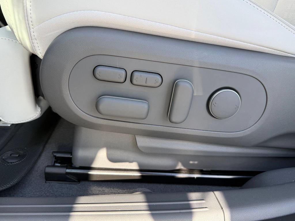 Certified 2024 Hyundai Ioniq 5 Limited AWD/4WD image 31