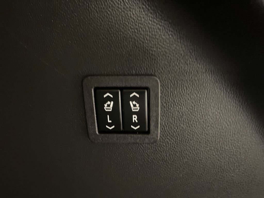 Used 2021 Buick Enclave Avenir w/ Avenir Technology Package image 14