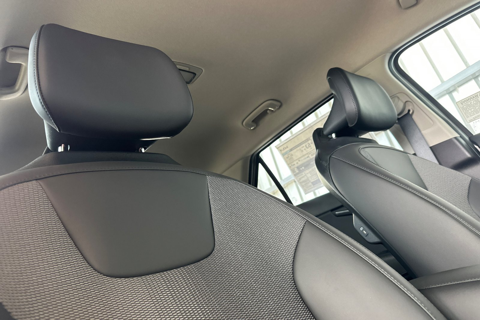 New 2026 Kia Niro EX FWD image 17