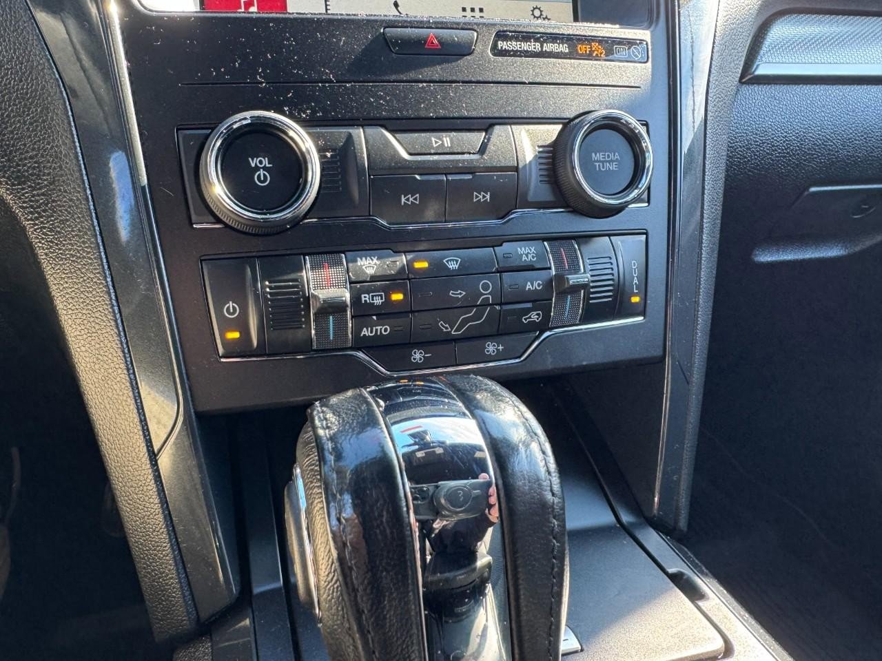 Used 2018 Ford Explorer XLT w/ Equipment Group 201A image 19