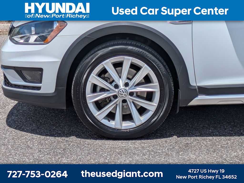 Used 2017 Volkswagen Golf Alltrack SE AWD/4WD image 10