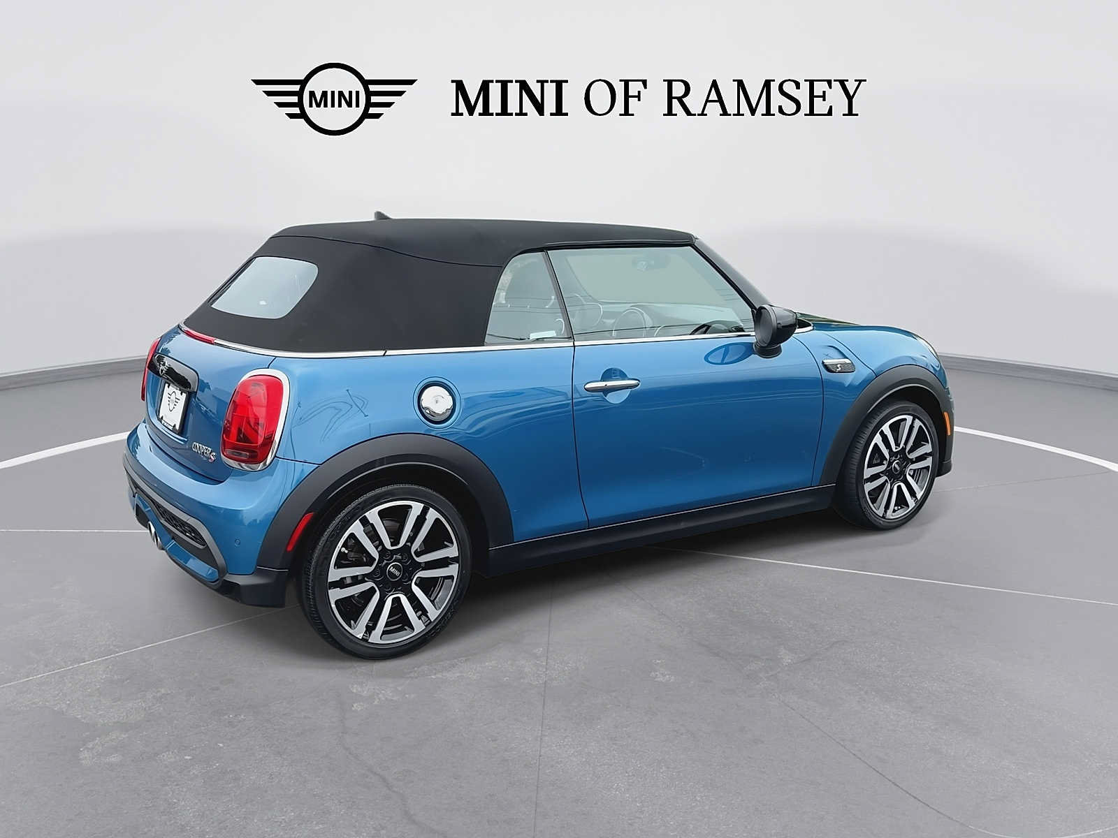 Used 2023 MINI Cooper S FWD image 8
