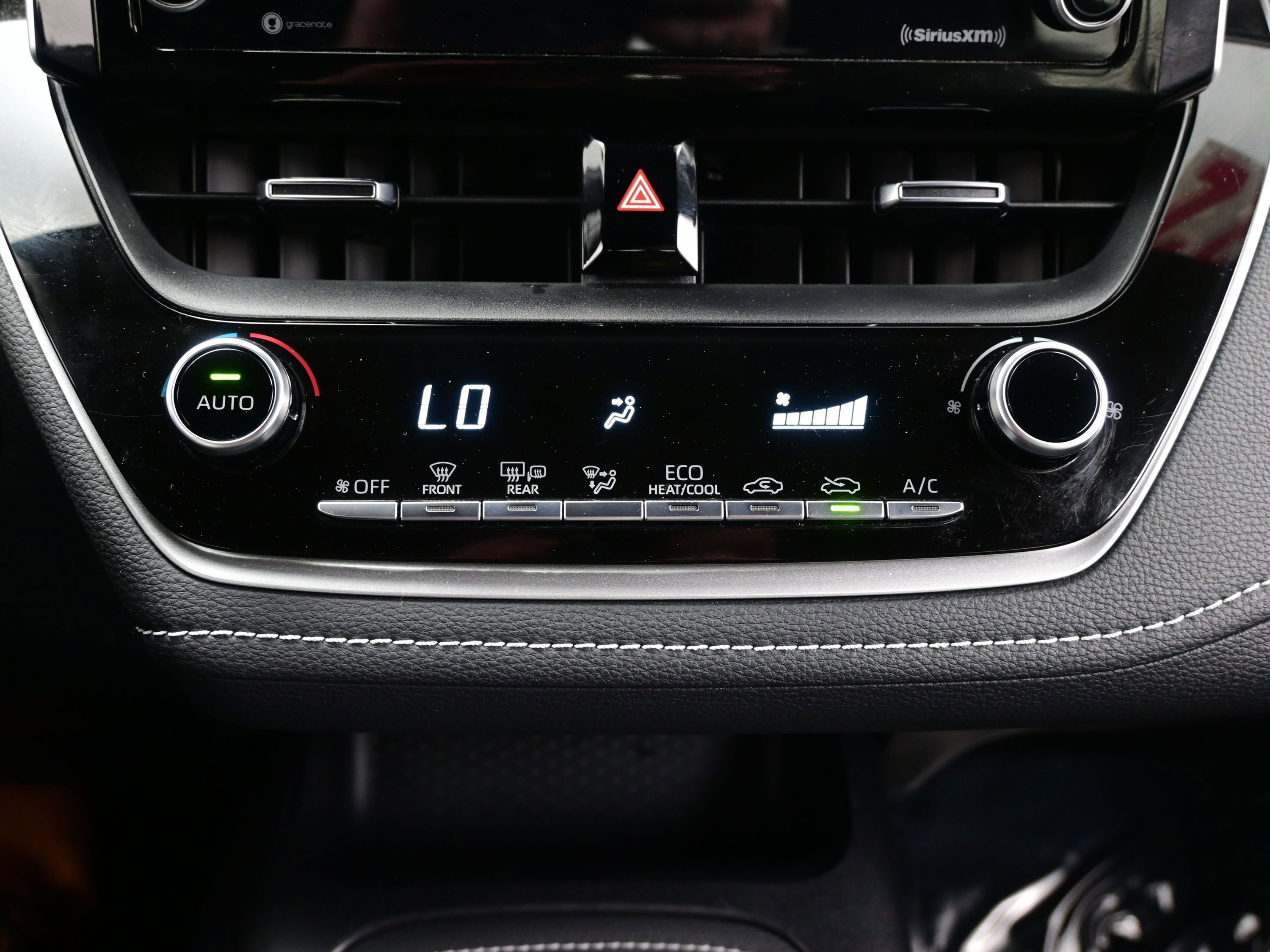 Used 2022 Toyota Corolla SE image 18