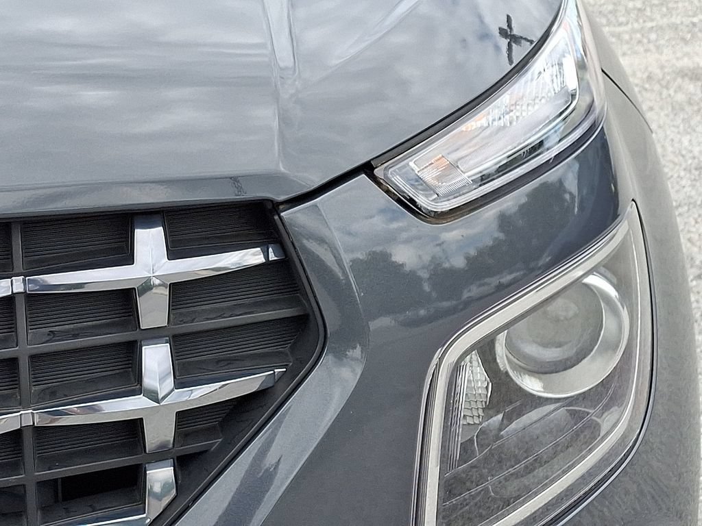 Used 2023 Hyundai Venue SEL w/ Cargo Package FWD image 12