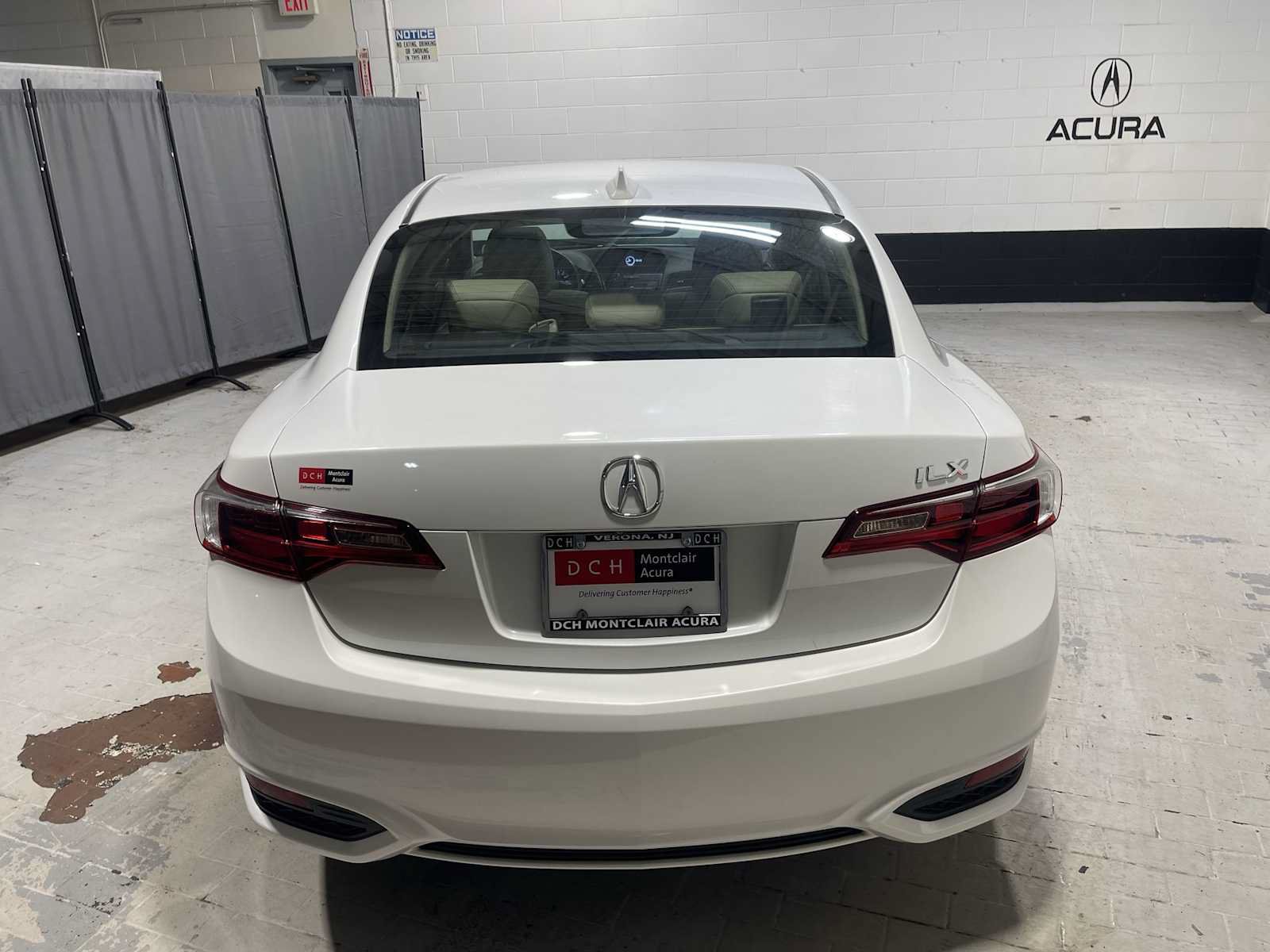 Used 2018 Acura ILX FWD image 5