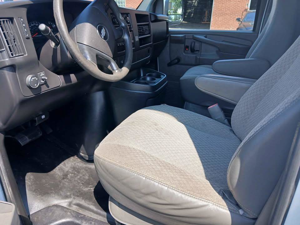 Used 2013 Chevrolet Express 2500 RWD image 14