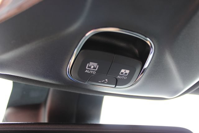 New 2026 Jeep Compass Limited w/ Sun, Sound & Navigation Group AWD/4WD image 25