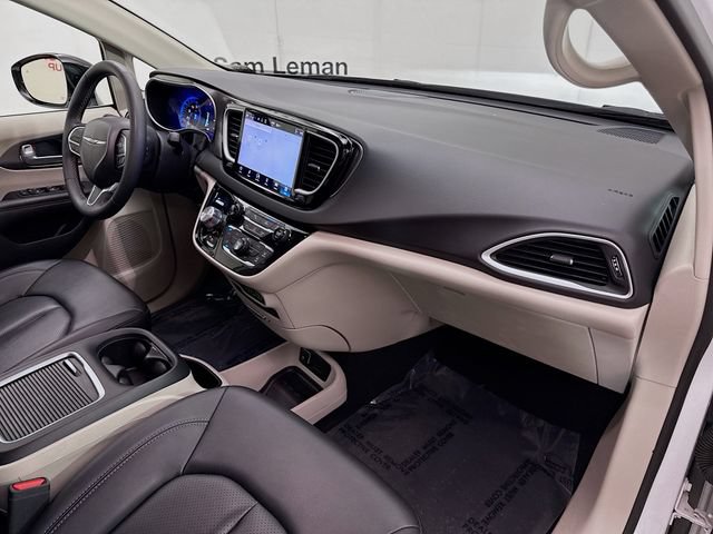 Used 2024 Chrysler Pacifica Touring-L FWD image 29