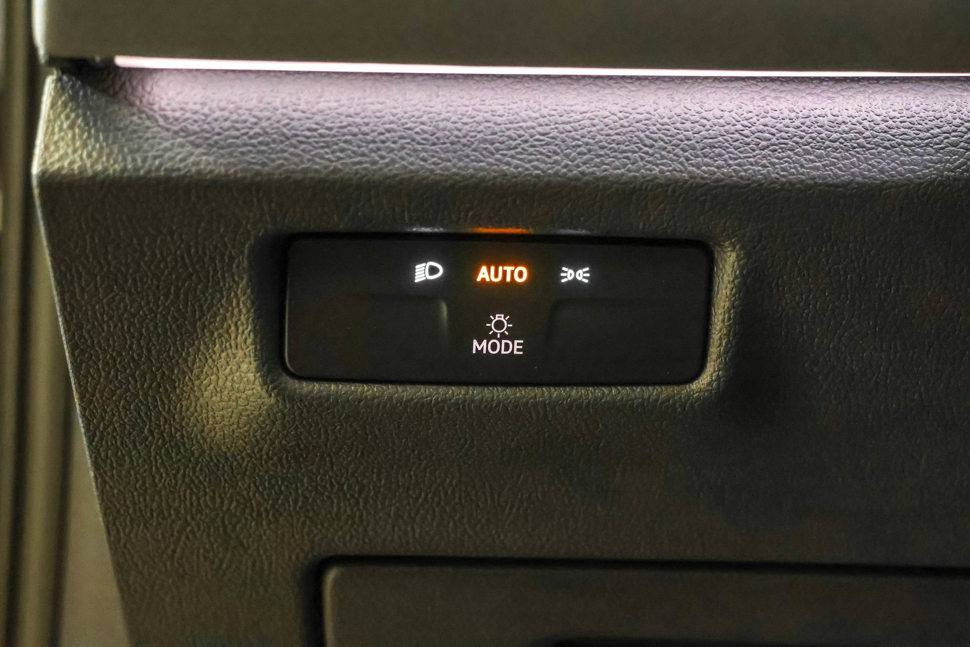 New 2026 Volkswagen Tiguan SE R-Line AWD/4WD image 21