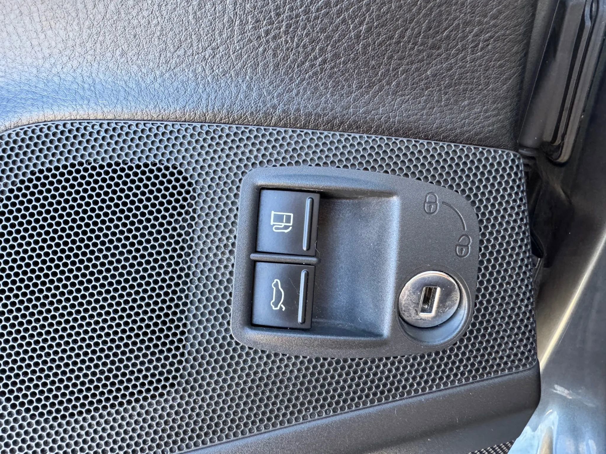 Used 2013 Volkswagen CC Sport Plus image 27