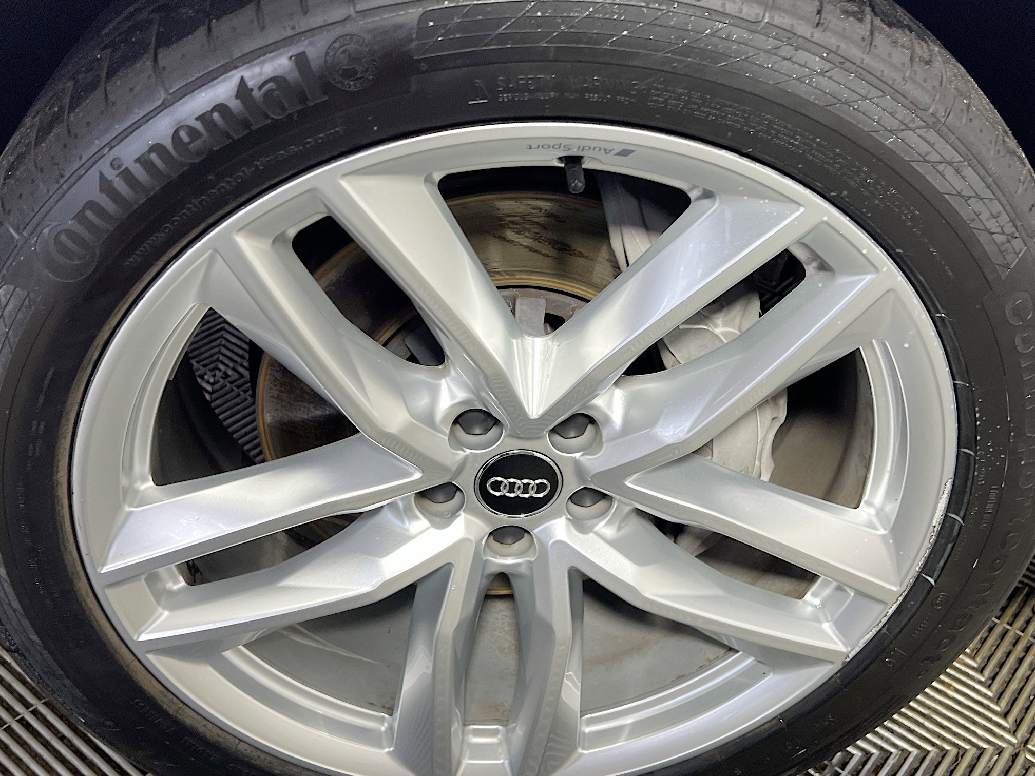 Used 2018 Audi Q7 3.0T Prestige AWD/4WD image 14