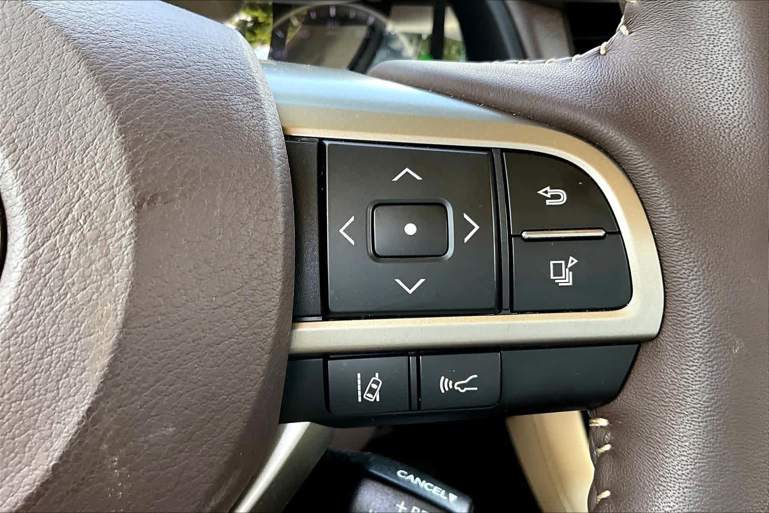 Used 2018 Lexus RX 450h AWD w/ Luxury Package image 25