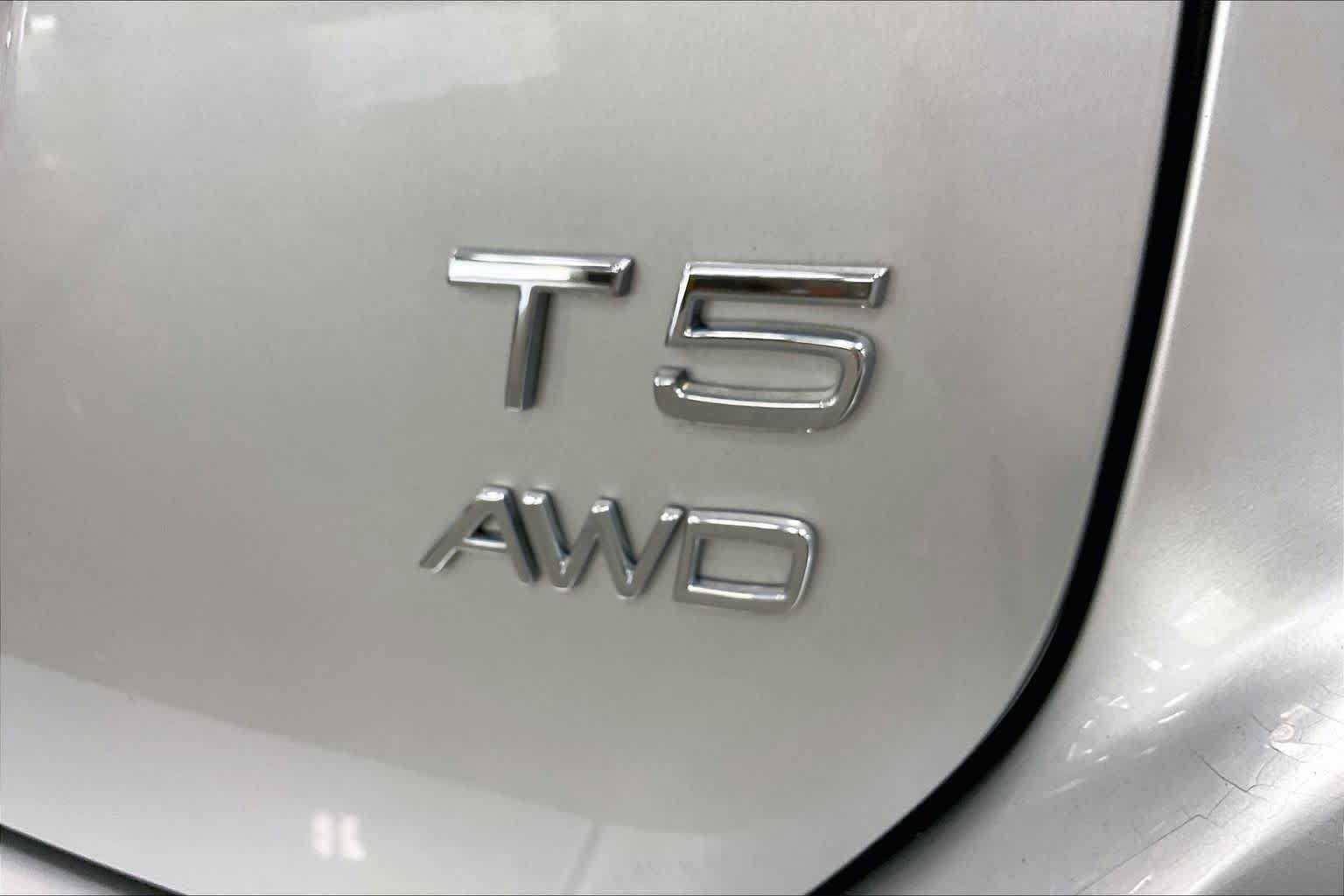 Used 2016 Volvo XC60 T5 Premier w/ Proximity Package AWD/4WD image 10