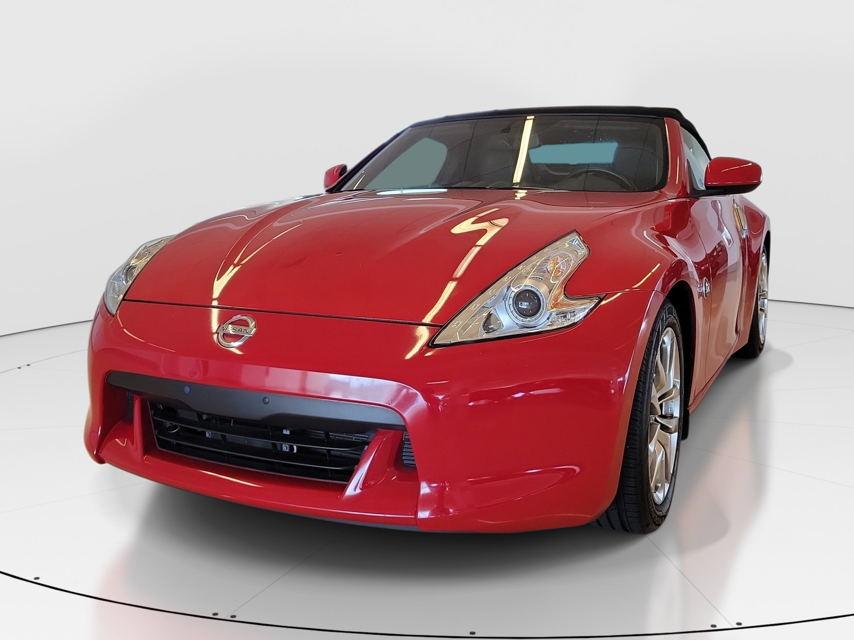 Used 2010 Nissan 370Z Touring RWD image 4