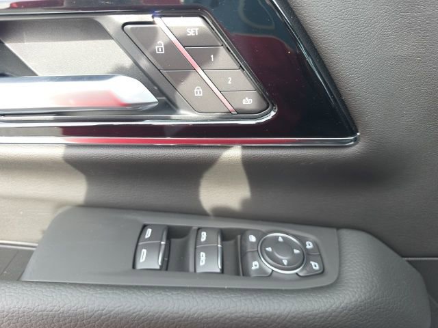 New 2026 GMC Yukon XL Denali w/ Denali Reserve Package AWD/4WD image 22