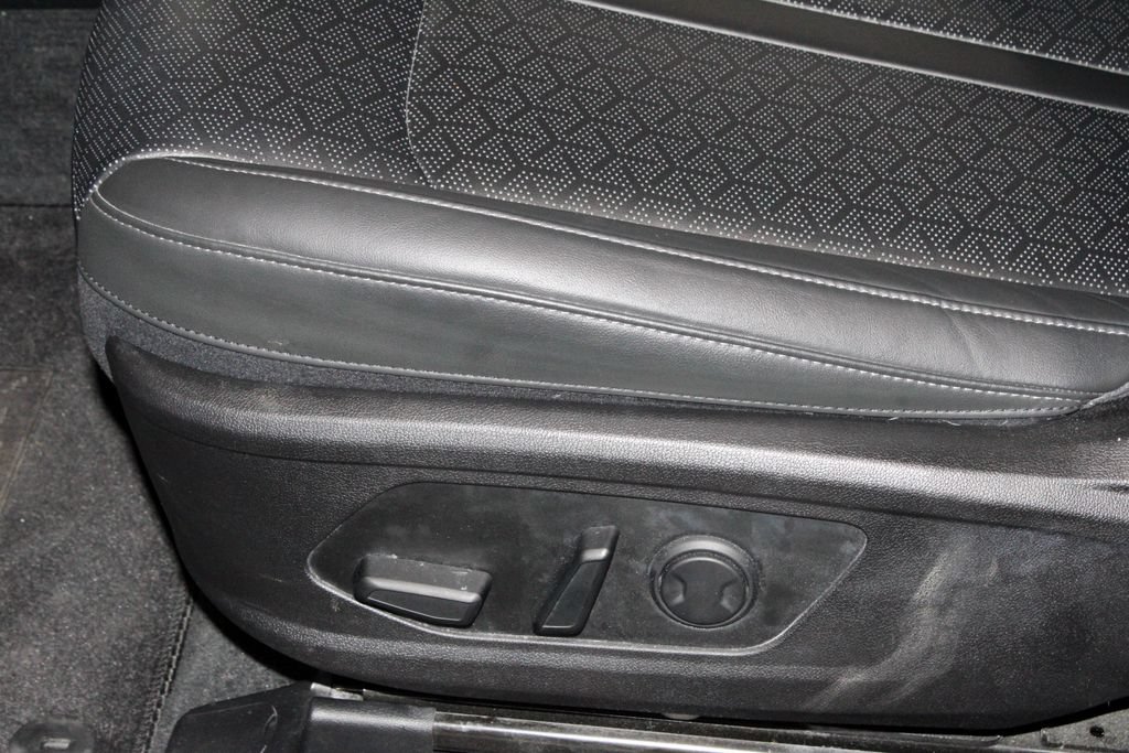Used 2023 Kia Sorento S FWD image 25