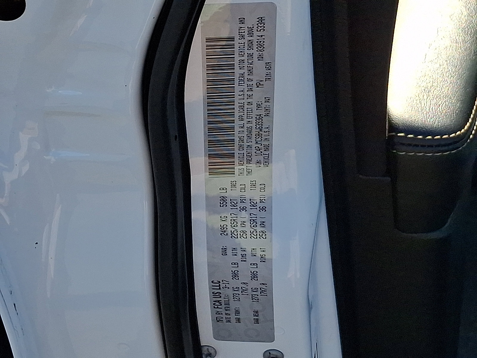 Used 2017 Jeep Cherokee Latitude w/ Comfort/Convenience Group image 27