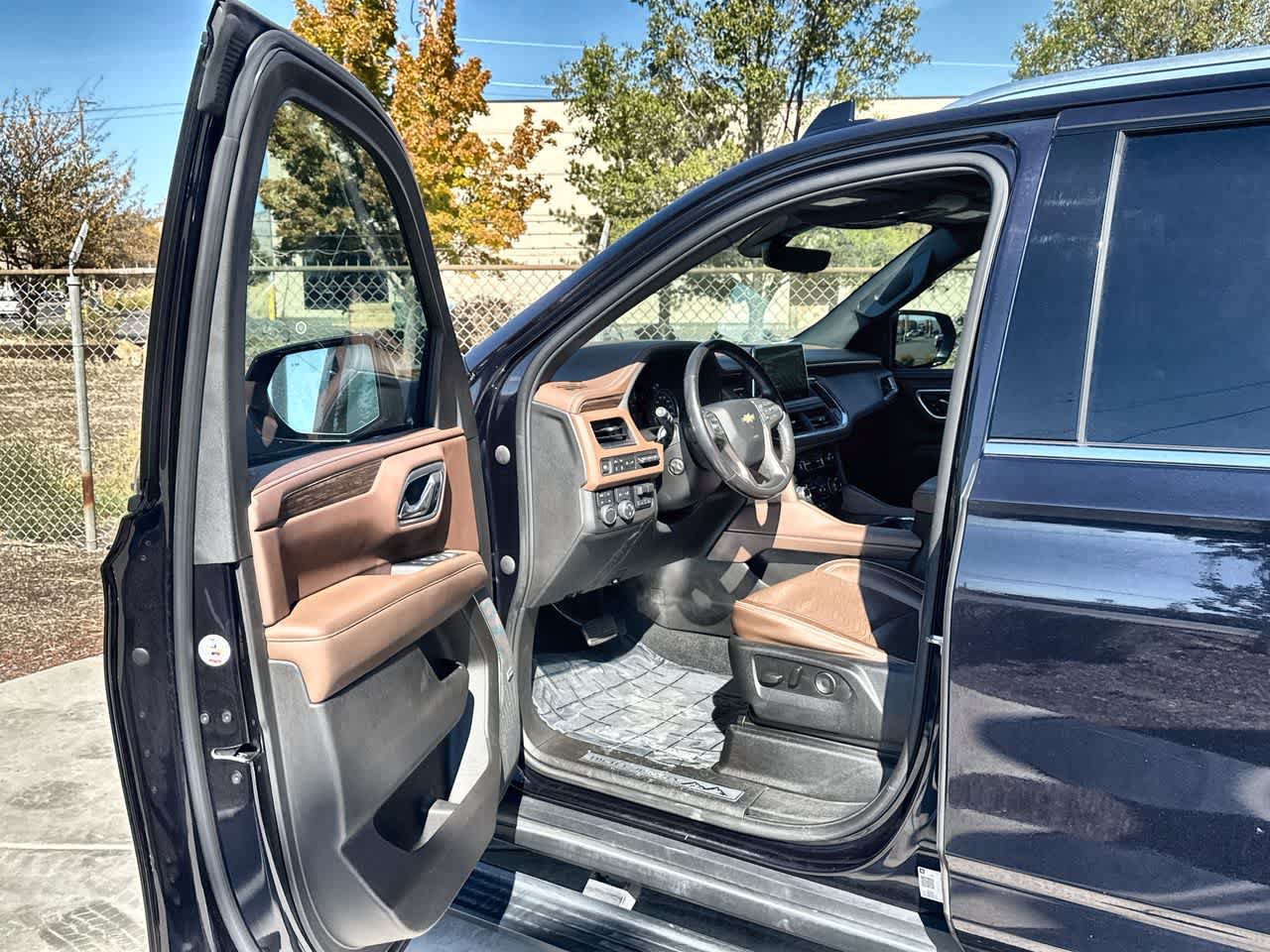 Used 2021 Chevrolet Tahoe High Country w/ Premium Package AWD/4WD image 10