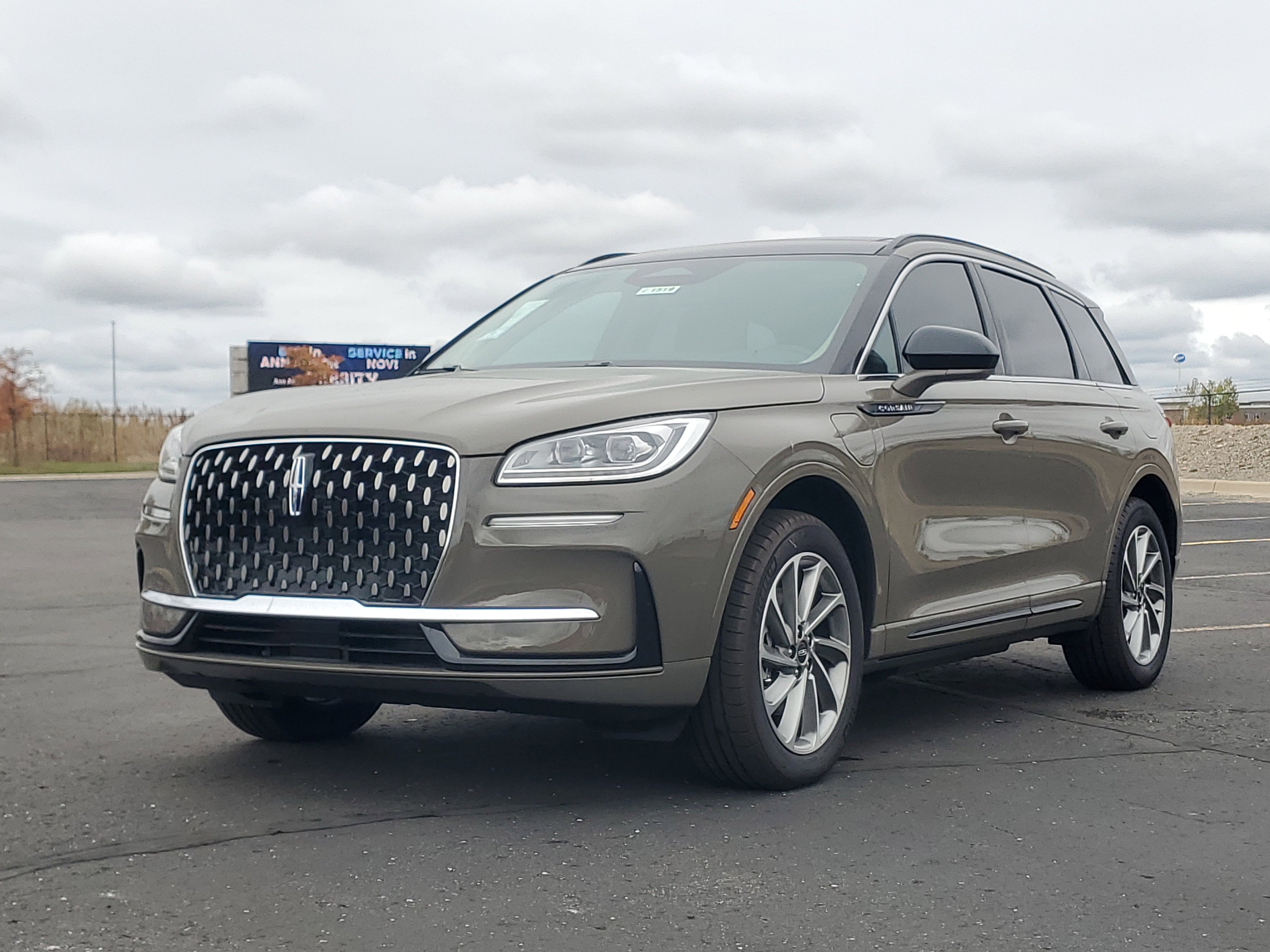 New 2025 Lincoln Corsair Grand Touring w/ Towing Package image 2