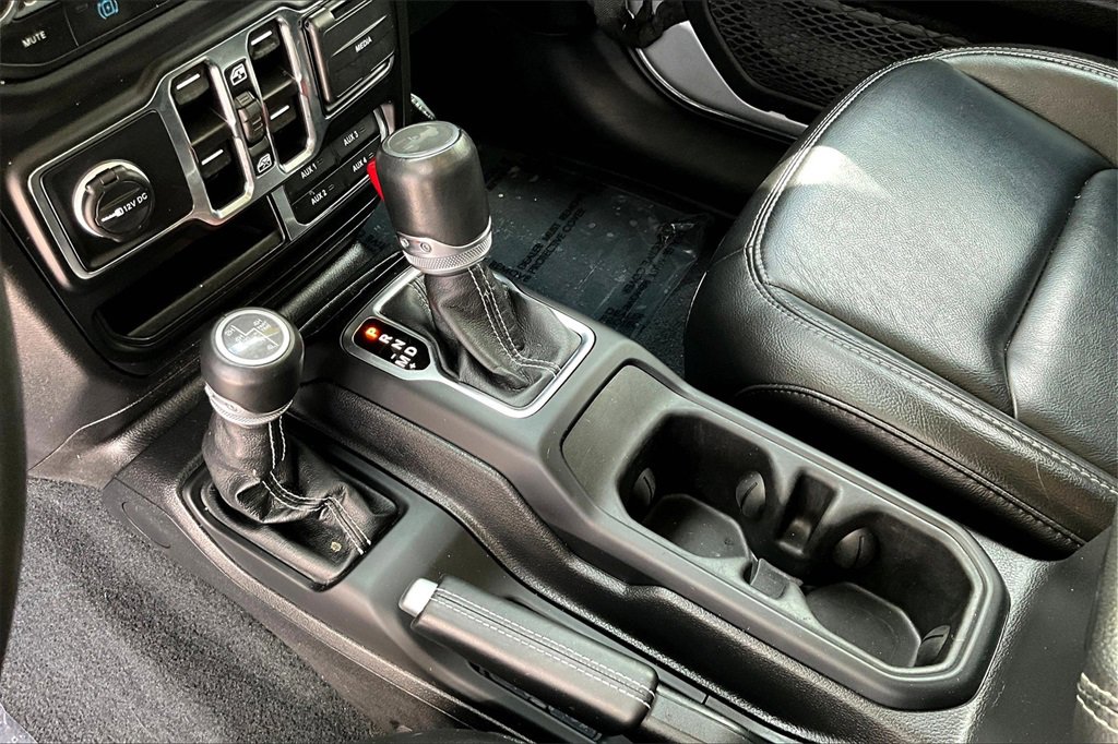 Used 2023 Jeep Wrangler Unlimited Sahara image 20