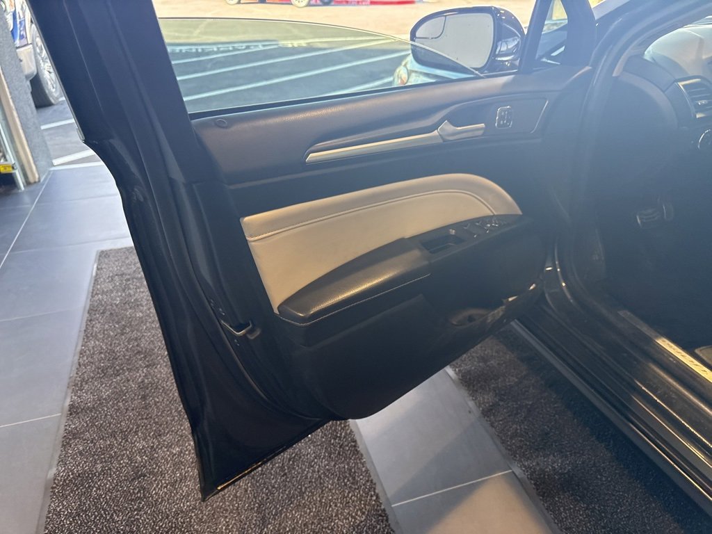 Used 2017 Ford Fusion Titanium image 20