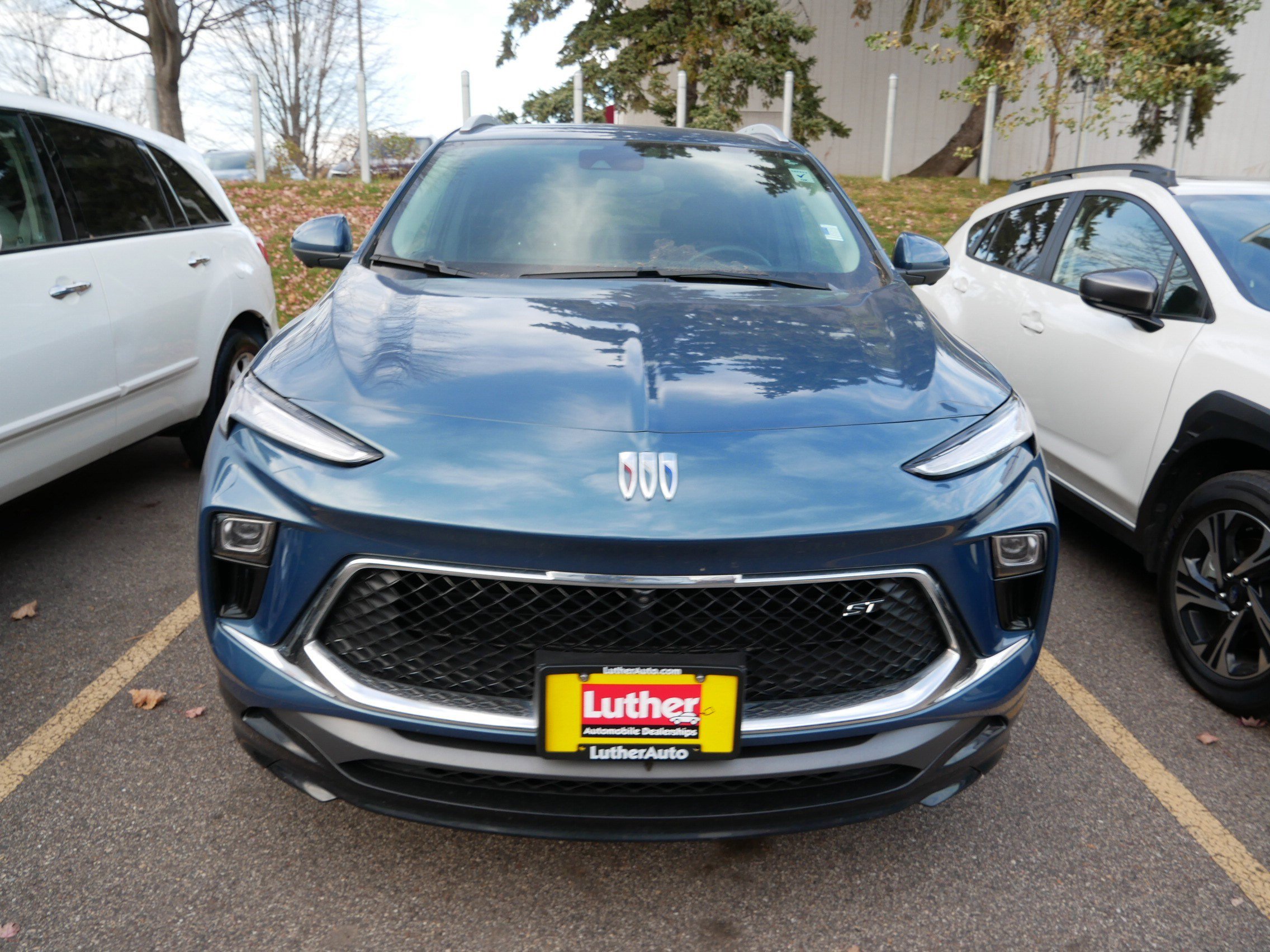 Used 2025 Buick Encore GX Sport Touring w/ Advanced Technology Package image 2