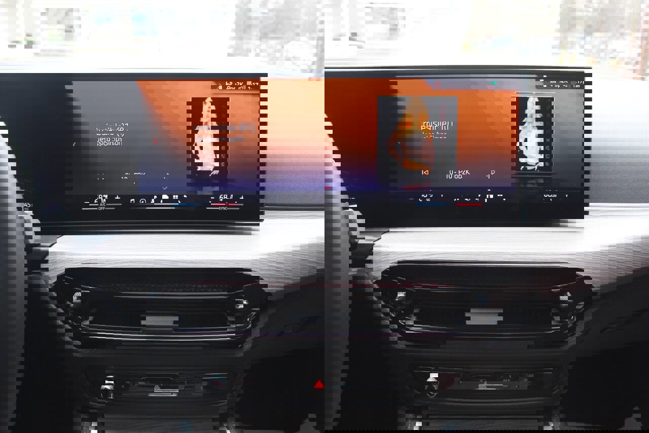 Used 2025 BMW i4 xDrive40i w/ M Sport Package image 7