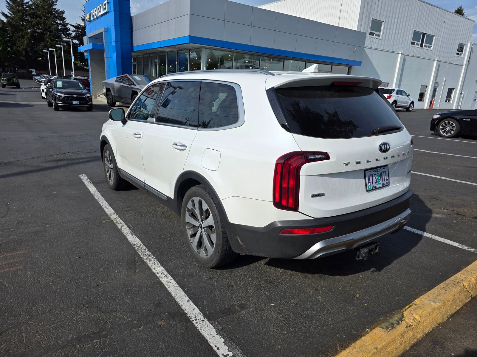 Used 2020 Kia Telluride S w/ S 8 Passenger Seating Package AWD/4WD image 7