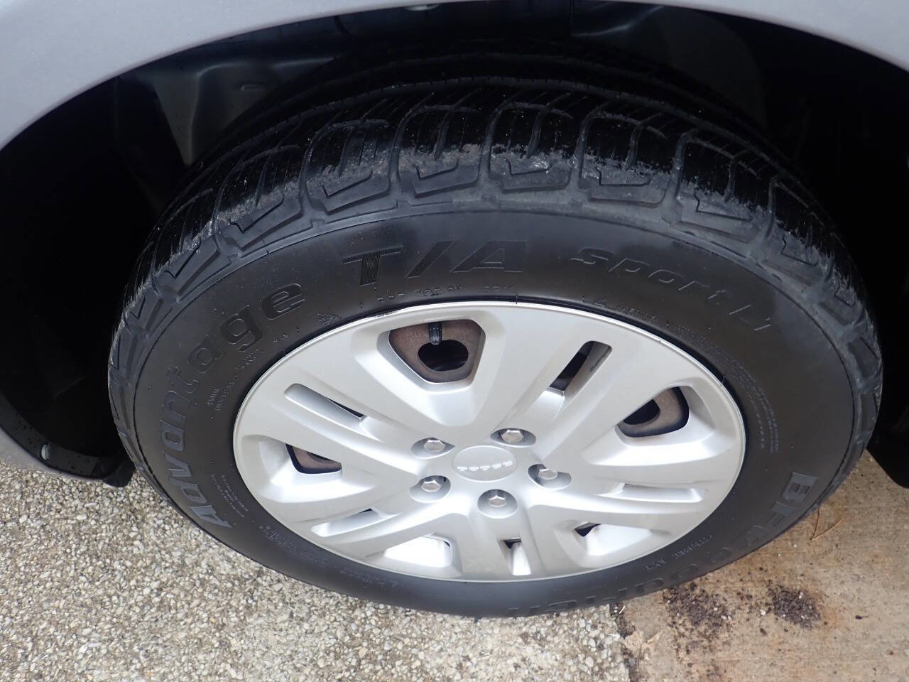 Used 2018 Dodge Journey SE image 17