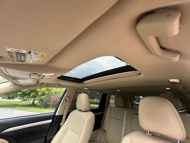Used 2016 Toyota Highlander XLE AWD/4WD image 13