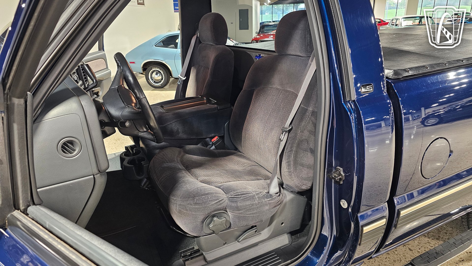 Used 2001 Chevrolet Silverado 1500 4x4 Regular Cab image 13