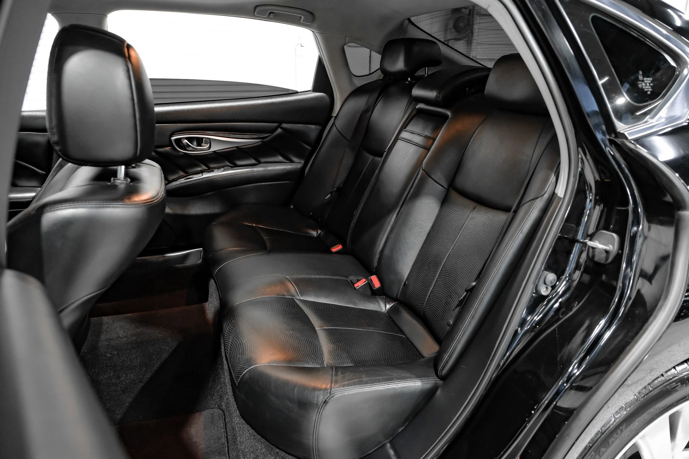 Used 2015 INFINITI Q70 L 3.7 w/ Technology Package image 21