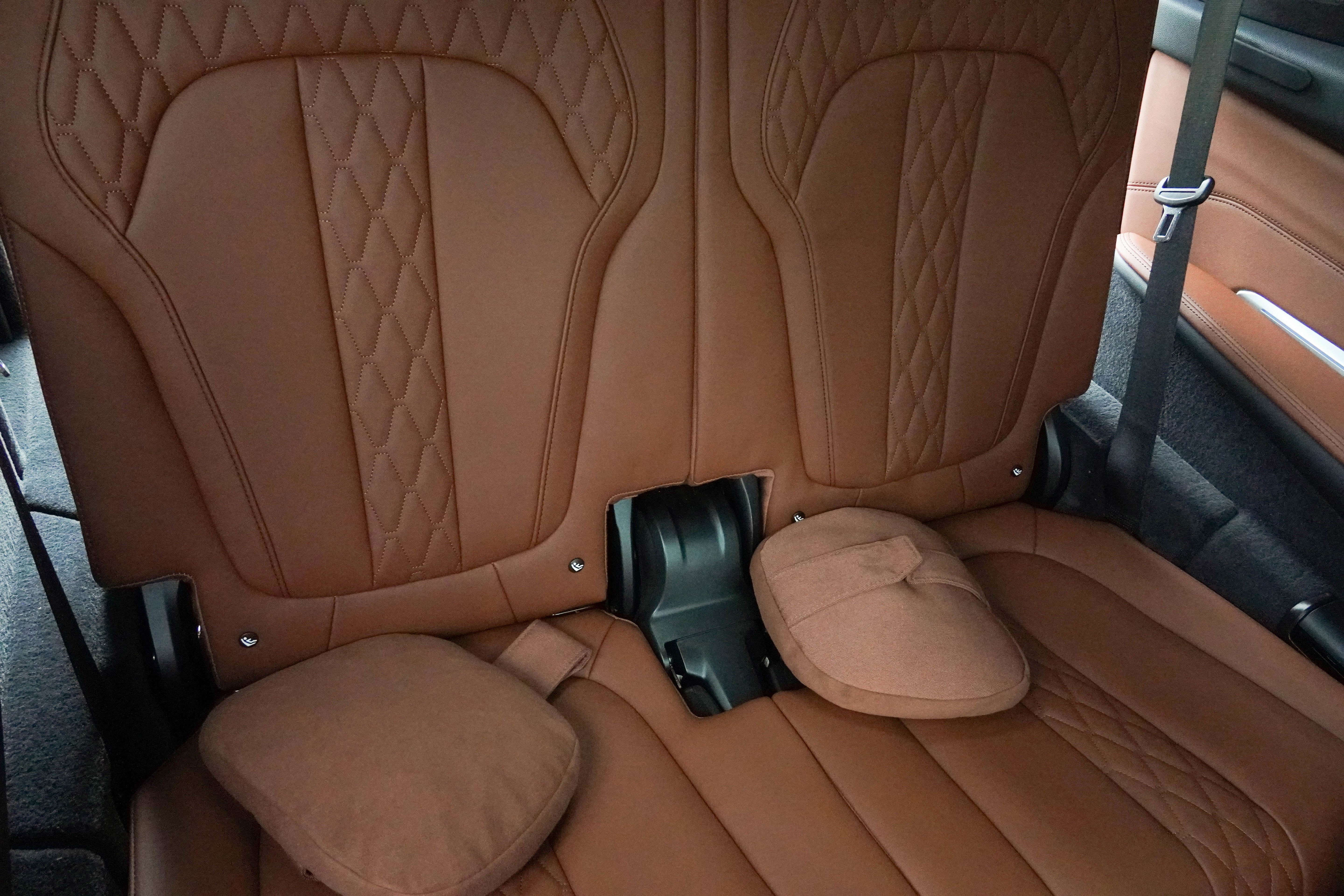 Certified 2024 BMW X7 M60i w/ Executive Package image 39