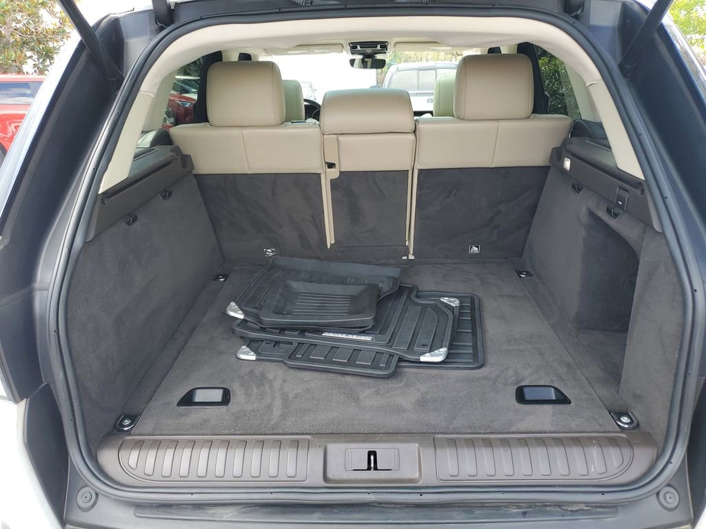 Used 2017 Land Rover Range Rover Sport SE image 10