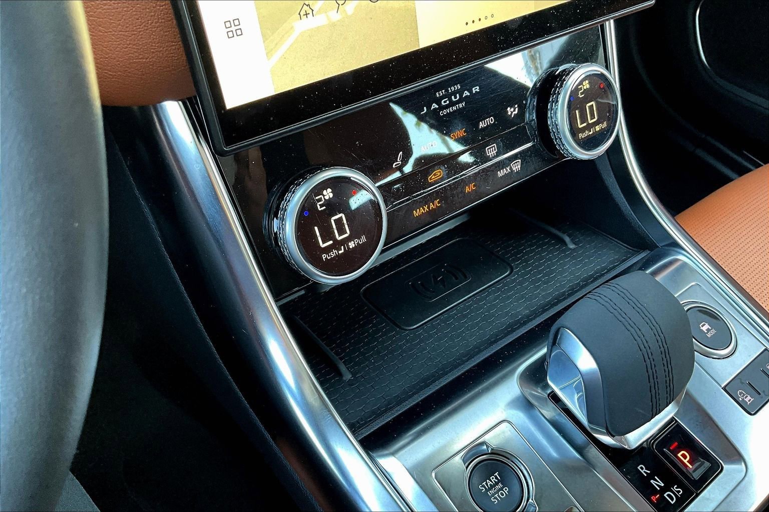 Used 2024 Jaguar XF R-Dynamic SE image 32