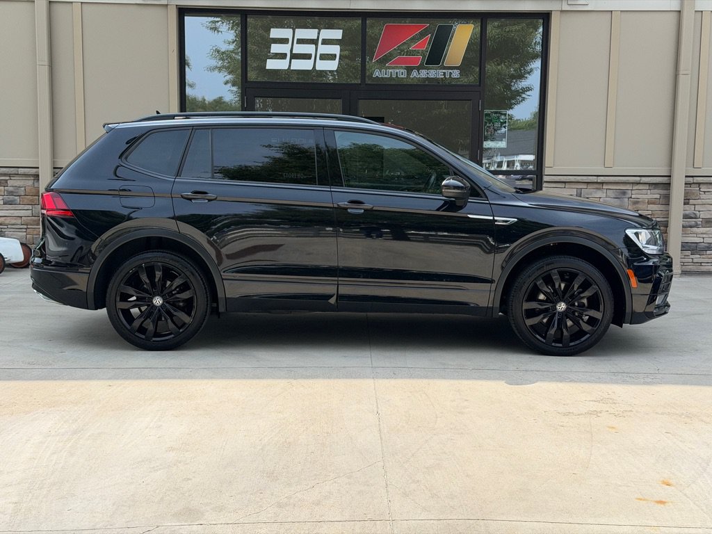 Used 2021 Volkswagen Tiguan SE R-Line AWD/4WD image 2