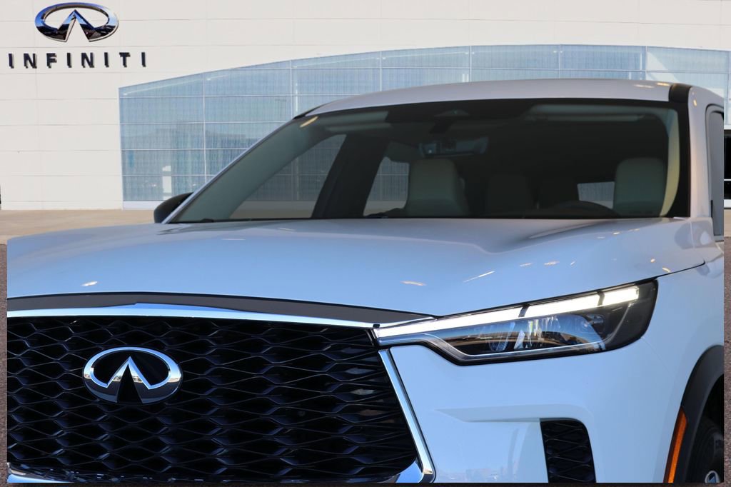 Certified 2025 INFINITI QX60 Pure image 11
